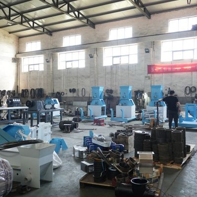 Automatyczna pływająca maszyna do peletowania paszy dla ryb 380 V o wysokiej wydajności