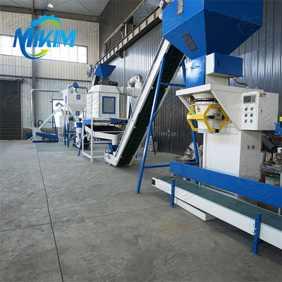 Energooszczędna i redukująca emisję w pełni automatyczna linia do produkcji paszy dla drobiu dla dużych, średnich i małych gospodarstw.