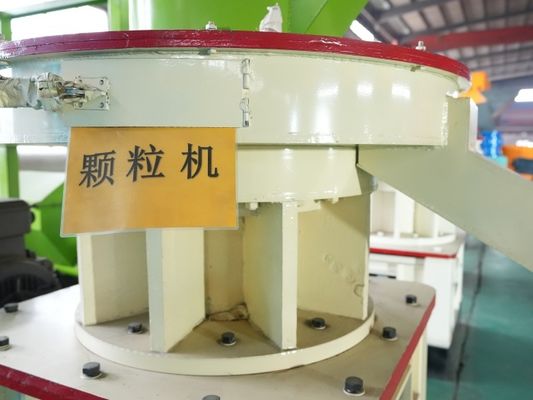 Maszyna do peletów drzewnych ze stali nierdzewnej 4Cr13 Maszyna do peletek z orzechów ziemnych 0,8 t / H