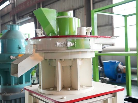 Maszyna do peletów drzewnych ze stali nierdzewnej 4Cr13 Maszyna do peletek z orzechów ziemnych 0,8 t / H