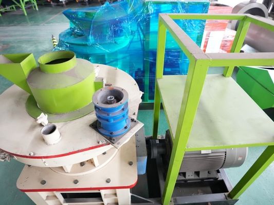 Maszyna do peletów drzewnych ze stali nierdzewnej 4Cr13 Maszyna do peletek z orzechów ziemnych 0,8 t / H