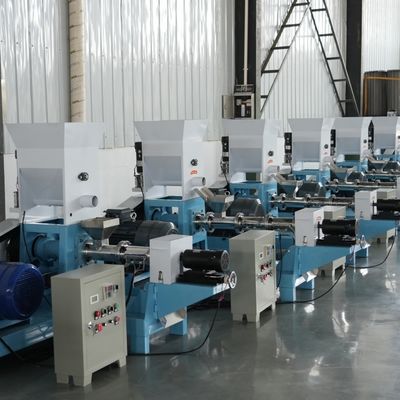 500 kg / H Maszyna do produkcji peletek do małych ryb 2,2 kW Moc cięcia