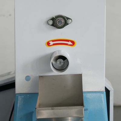 18,5kw Mała elektryczna wytłaczarka do paszy dla ryb Śruba o średnicy 70 mm