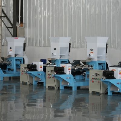 5,5kW Pływający młyn do peletów z pojedynczą śrubą Wytłaczarka do karmy dla zwierząt domowych Antirust