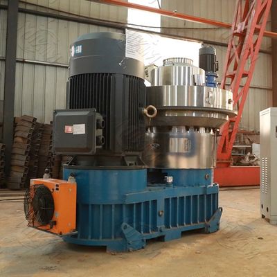 Młynek do pelletu drzewnego z napędem WOM 20 mm z rolkami